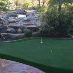 putting-green-arizona-kid-playing-1